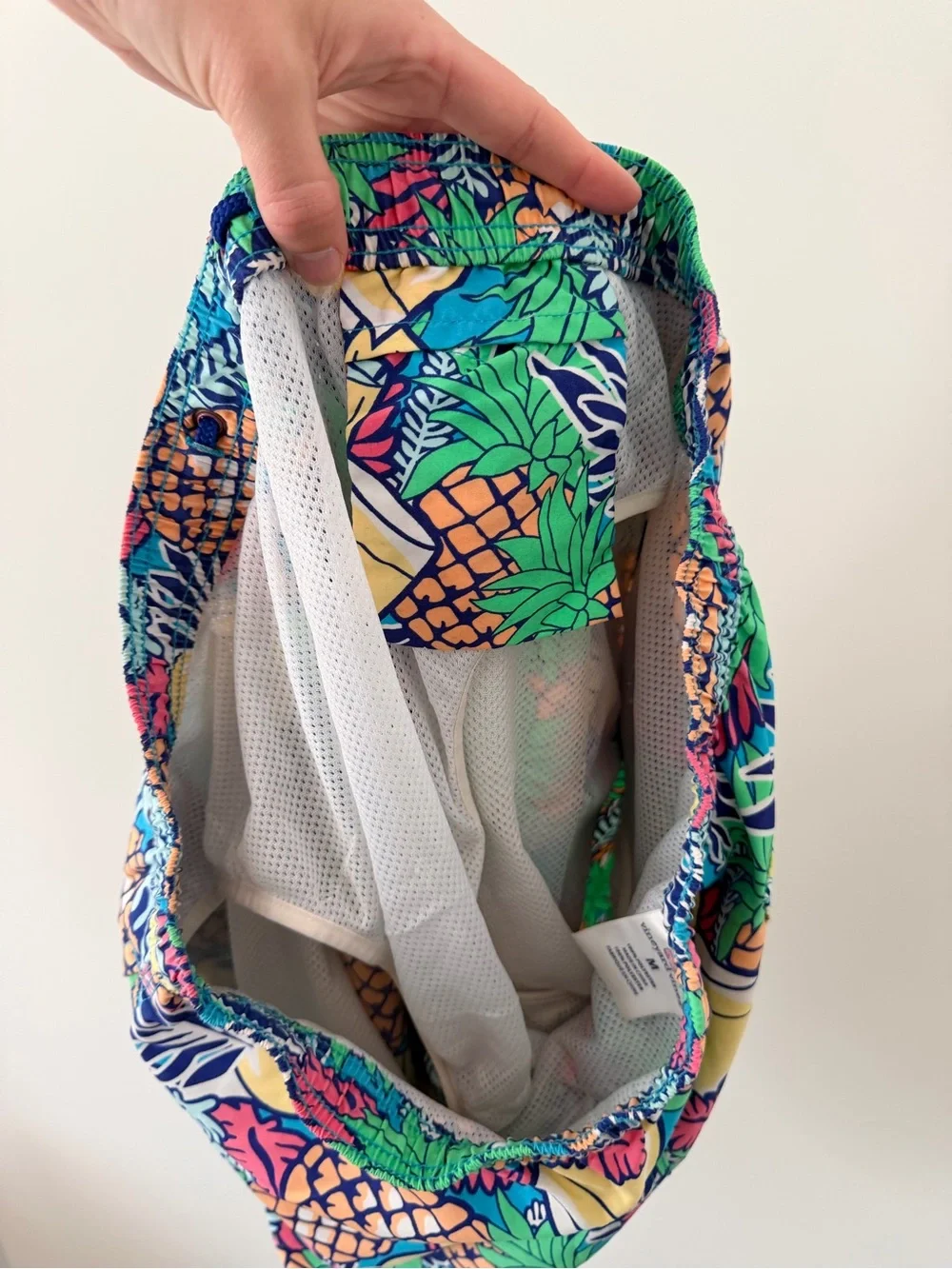 Vineyard Vines Men's Pineapple Print Swim Shorts